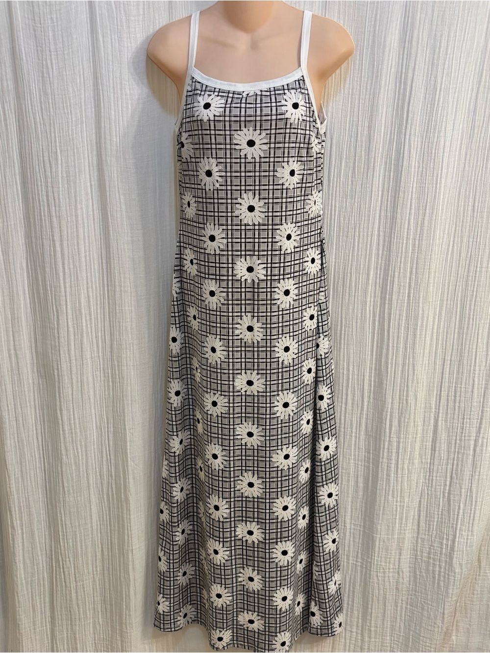 Active U.S.A. Women’s Maxi Dress L Black White Plaid Square Neck Strappy Long